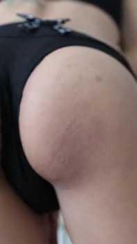 Ladyboystar - 내 카메라를 위해 포즈를 취하는 걸 좋아하는 숏컷녀 레이디보이