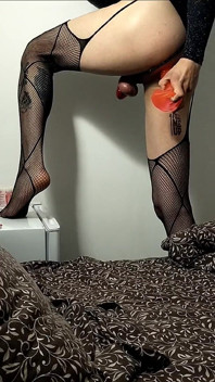 Seductora pelirroja puta se corre de anal con clítoris bloqueado