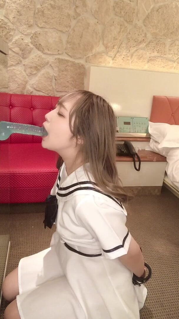 MilkyUni: 딜도 대물 빠른 오럴