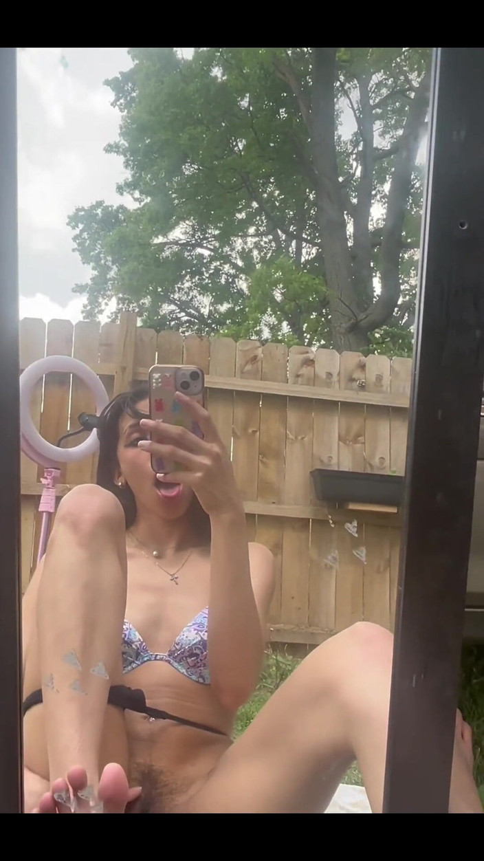 theunholychi: Je m’amuse dehors