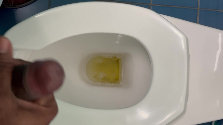 Jamaican Cock: Sục cu trong nhà vệ sinh văn phòng