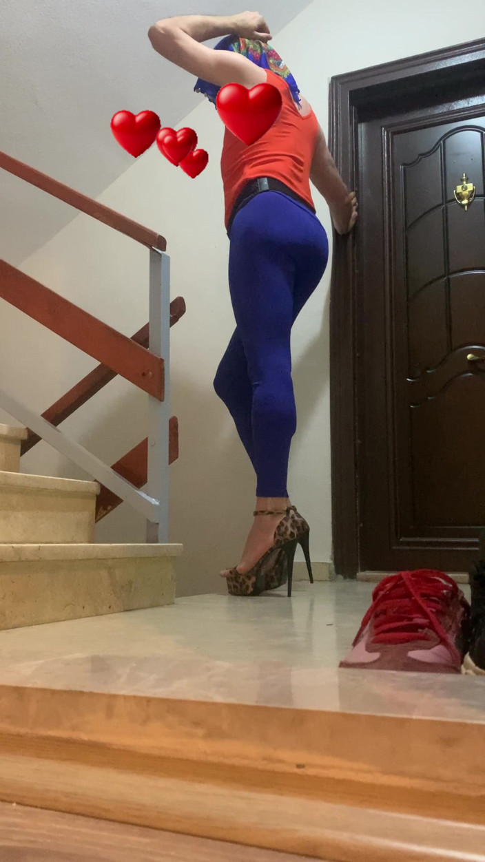 cd_aysemmm: Il ragazzo delle consegne della pizza è stato scioccato, questa accoglienza...