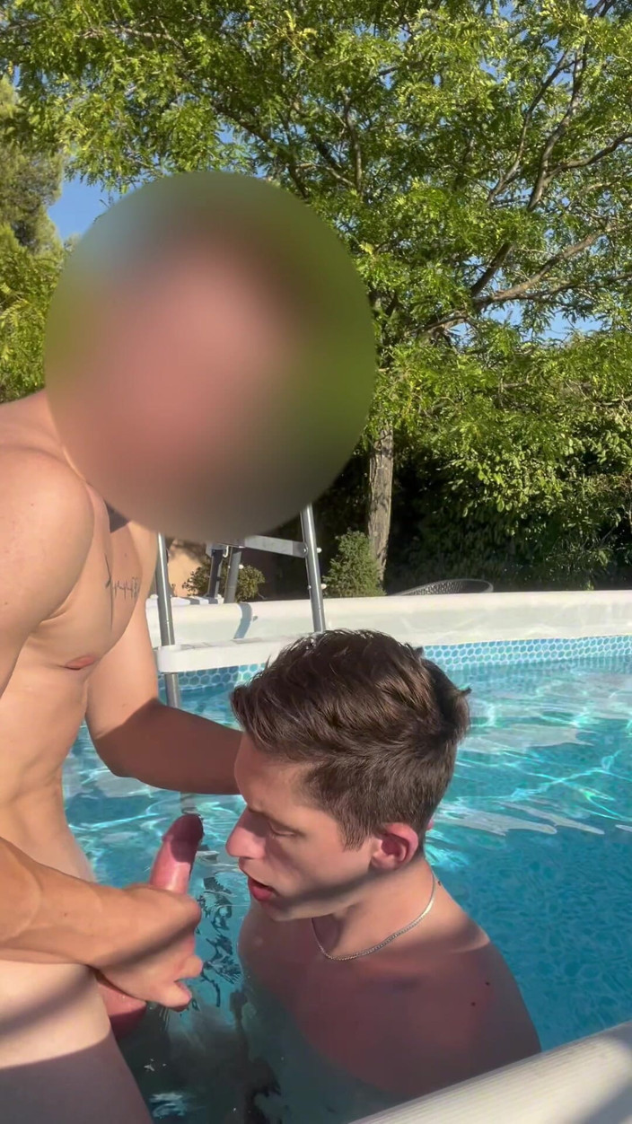 Gabriel Loma: プールで娼婦を抱いて、きれいにする
