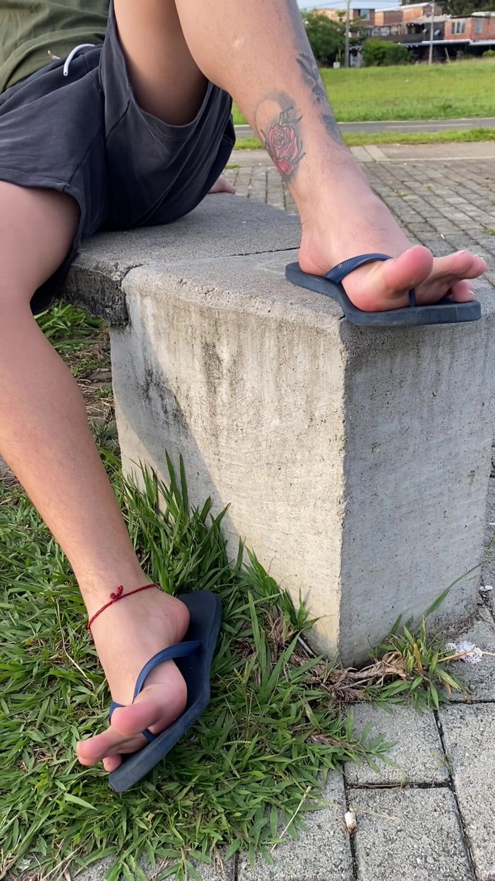 Mr Feet Colombia: Cium telapak kakiku seperti mereka adalah tuhanmu