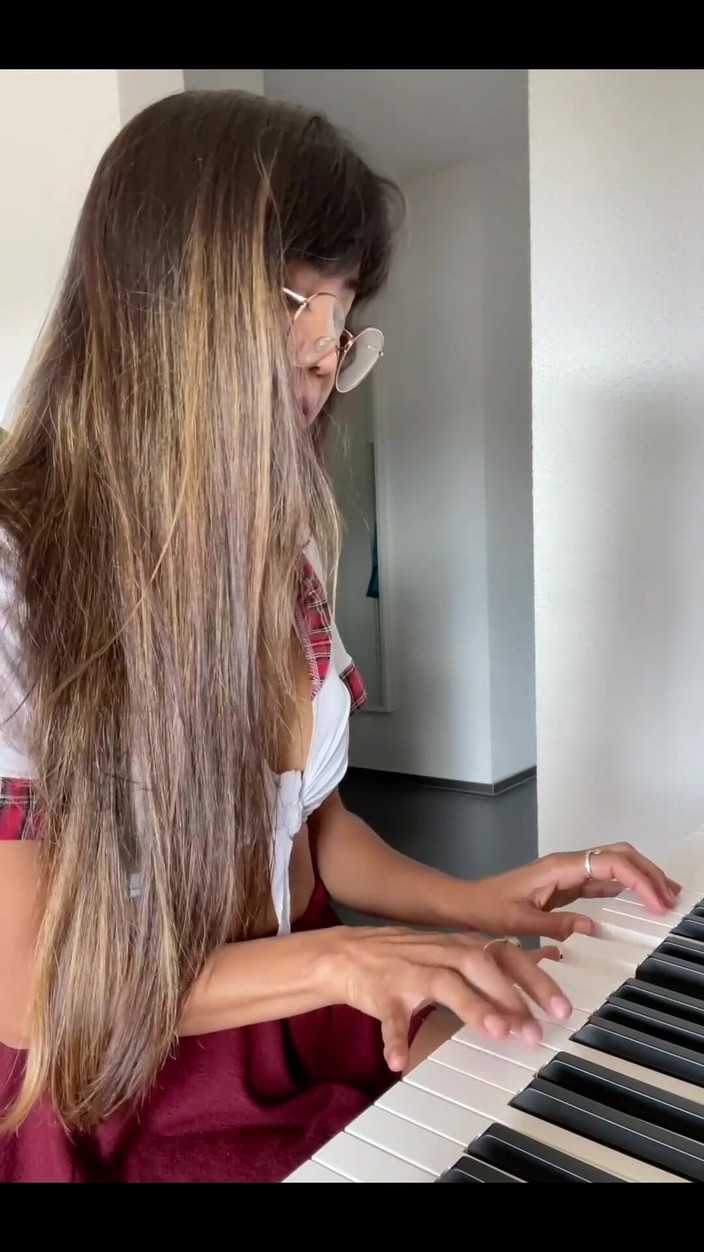 DaringKiara: Jste připraveni na moje další video.? Doufám, že se ti bude...