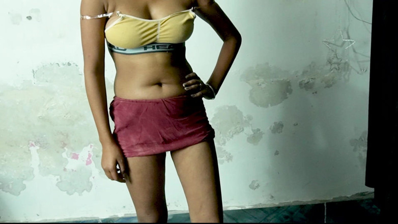 Neha Gupta: Hermanastro follado mientras se cambia de ropa