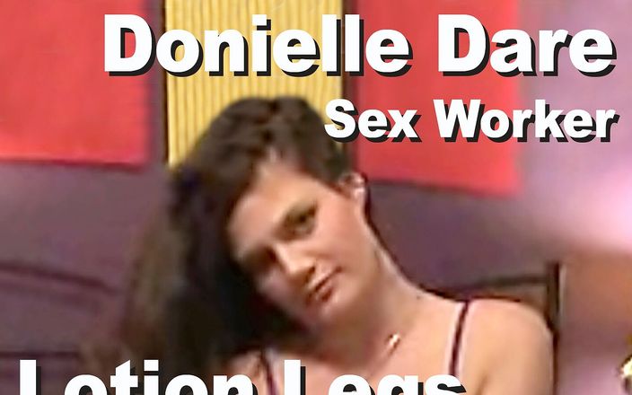 Edge Interactive Publishing: Donielle Dare Лосьоны с ногами мастурбирует коллекционерку, сцена hv4120