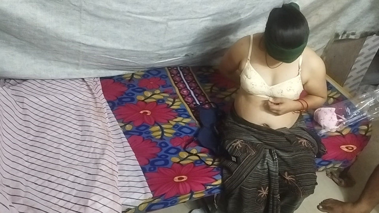 Sex with Annu: Sprzedawca stanika Ne Bhabhi Ko Pel Diya W pełni ciesząc...