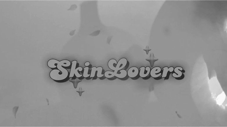 SkinLovers: Tvrdý anál s křikem. Porno parodie na film křičet Halloween