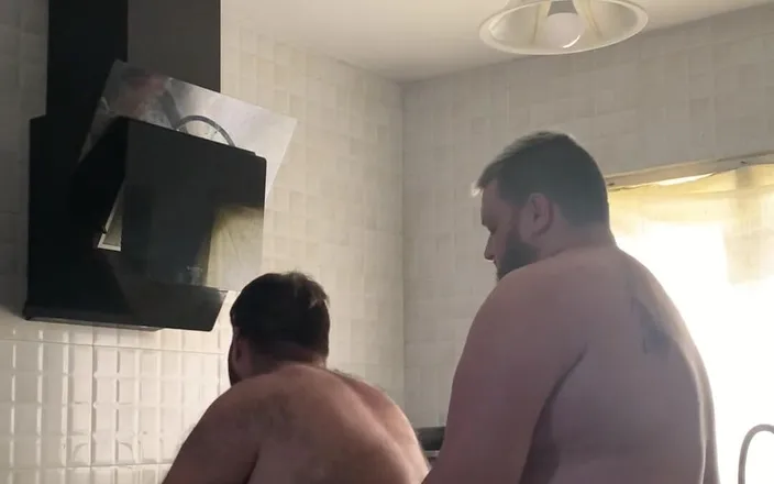 Ksanchez1203: Encuentro con compadre eljodedor31 en la cocina