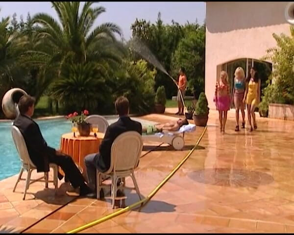 Deutsche Frauen: Deutsche puppen werden am pool hart