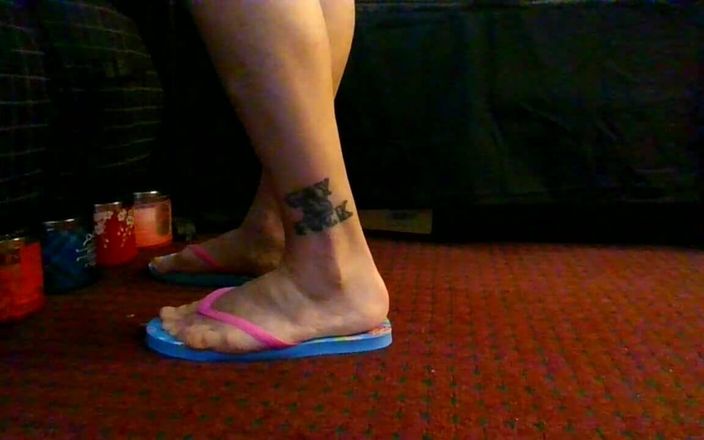 Abby Anna: Fetish kaki cotton candy flip flop