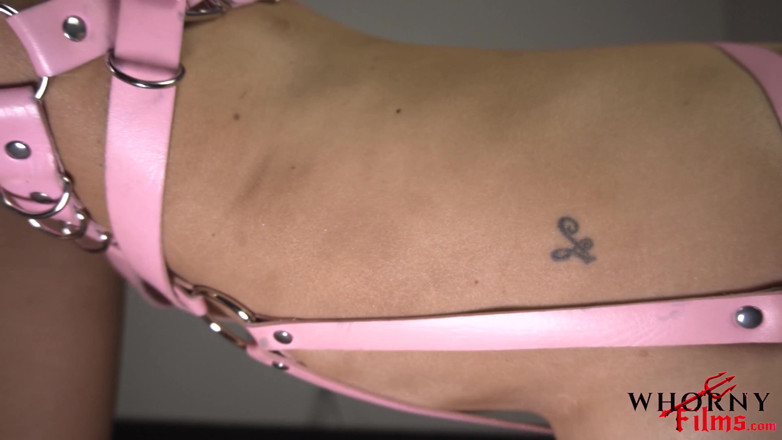 Whorny Films: Impresionante nena muestra su cuerpo perfecto en tacones altos - whornyfilms