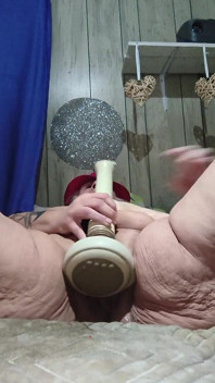 Velký monstrózní péro šuká tu sexy krabici