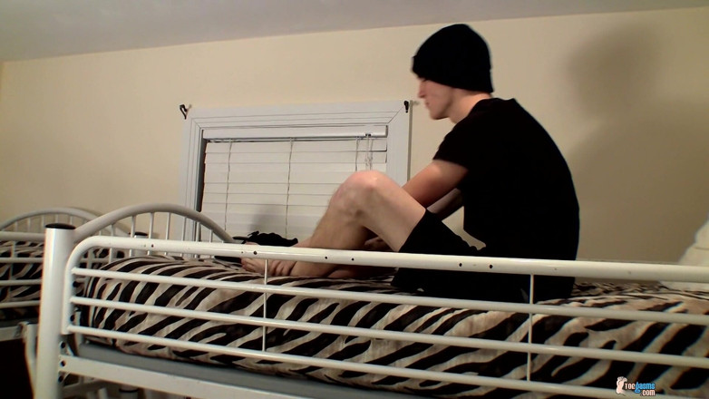 Toegasms: Cum covered feet with str8 Lex