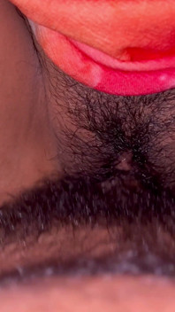 Saya mengongkek isteri abang tiri saya, dia sangat panas dan seksi dalam bhabi desi India