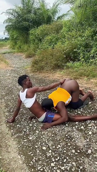 外でふっくらした友達とセックス