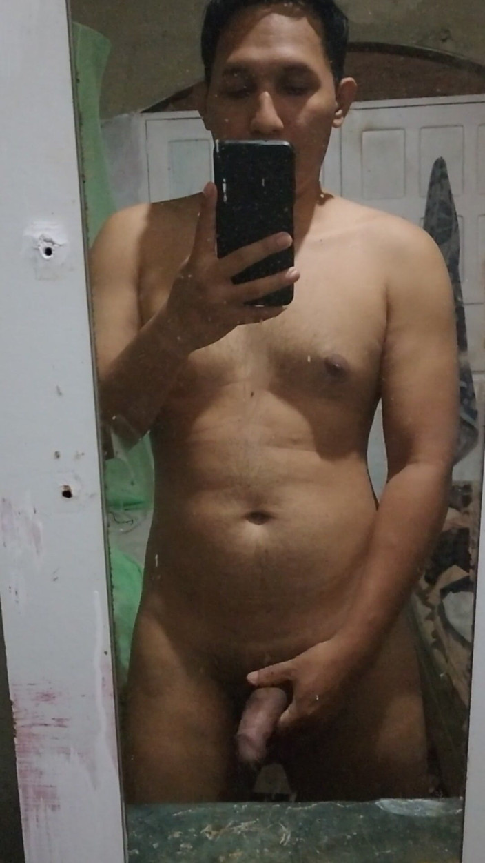 MoltenFriction602: Algún afeminado para chuparme