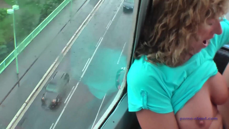 Porno Cloud: Venkovní lesbický hit Vanessy