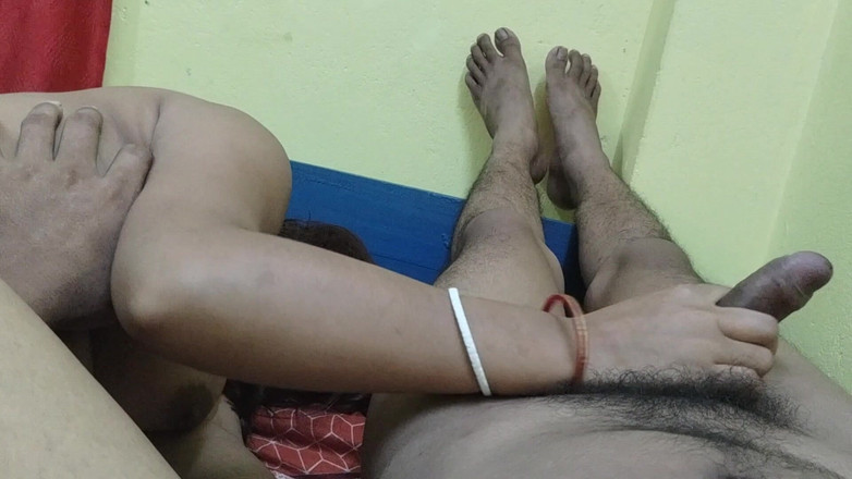 Hot Indianbhabhi: Przyrodnia siostra i przyrodni brat sypialnia seksu pełna radość