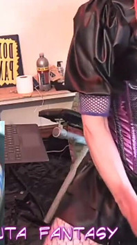 Gothic Princess in Corset Taking a Short Ride on the Sex Chair for Anal Training