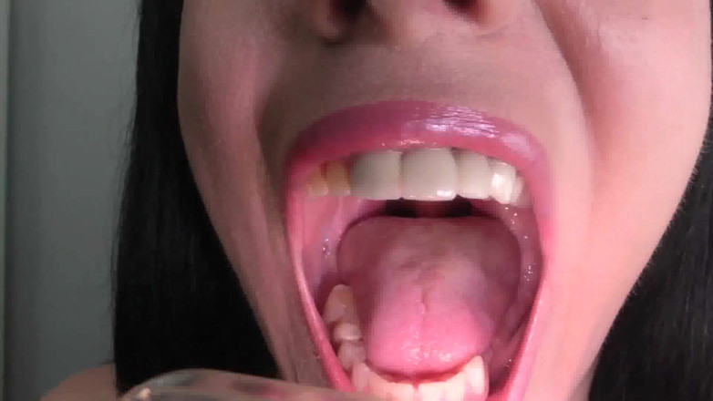 Quinn brooks: Mouth Tour Custom- Wmv