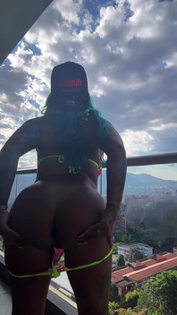 Strip Tease in Colombia