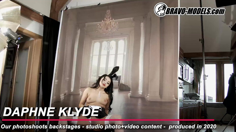 Bravo Models Media: 388-Backstage sesja zdjęciowa Daphne Klyde - Dorosły