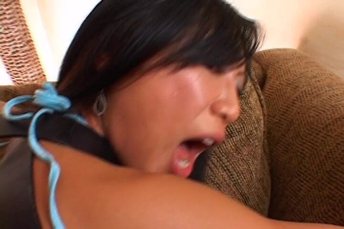 Horny MILFs: प्राकृतिक शरीर और विशाल गांड वाली महिला को शातिर सेक्स के बाद अपनी चूत में वीर्य मिलता है