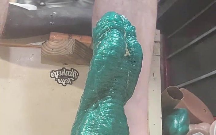 Lb13702: Aku lagi asik ngentot dildo ukuran raksasa mr. hankeys