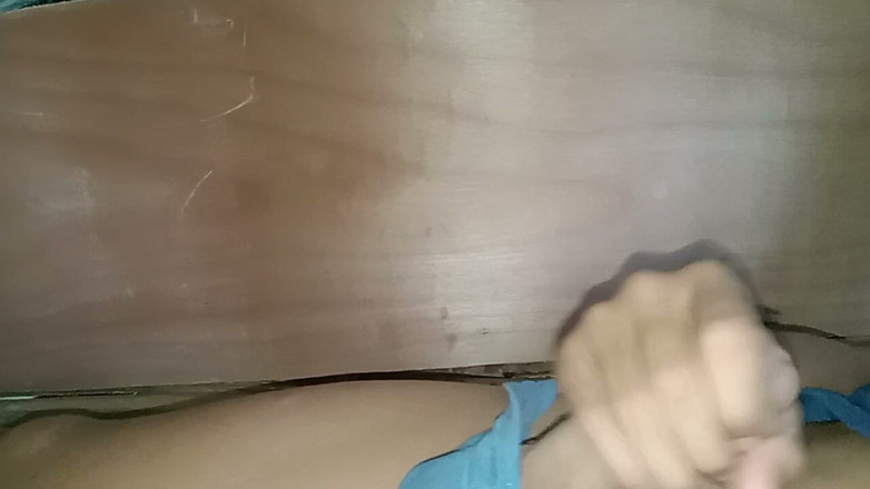 Noy Lucky: 18 Yrs Old Student Jerking in the Morning