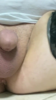 Trans Female Crossdresser phun nước ra khỏi âm vật của cô ấy bàn tay miễn phí với không có masterbating giày cao gót đồ lót nghiệp dư và vớ