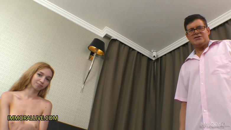 Immoral Family: ริมฝีปากหีบวมๆ ของน้องเลี้ยงสื่อสารได้ดีที่สุด – บทเรียนภาษาอังกฤษพลิกผันไม่คาดคิด!