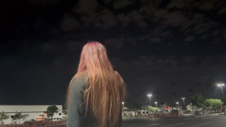 Artemisia Love: Italská kouření s dlouhými vlasy Venku pozdě v noci kuřačka