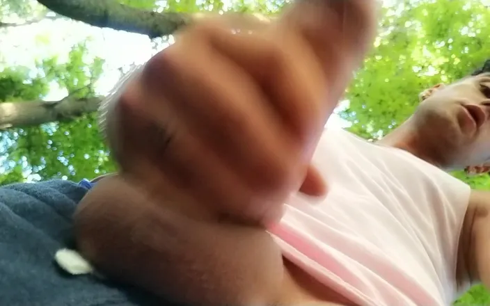 Idmir Sugary: Horny Cumshot on My Way Home