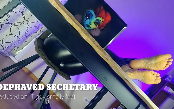 InnessaKiss: Depraved secretary seduces with sexy feet