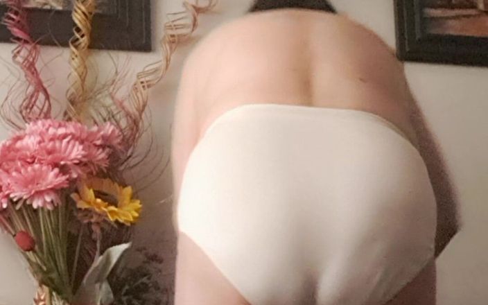 Mommy big hairy pussy: MILF Clean Home