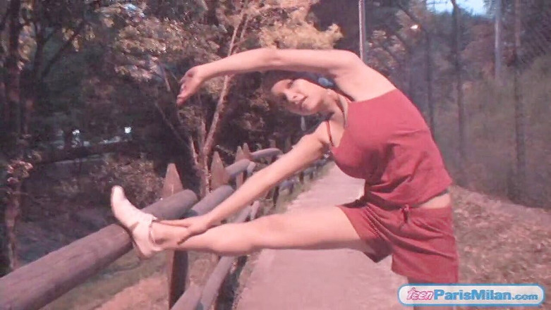 Teen Paris Milan: Paris Milan - Skoki jacki!