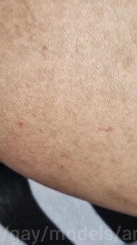 Bel ragazzo in fontana di sperma dal fratellastro dal grosso cazzo! Esclusivo!