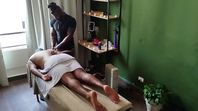 TheBlacKHunterr: Ricevere massaggi