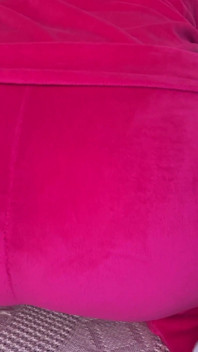 Roze trainingspak stinkende scheten