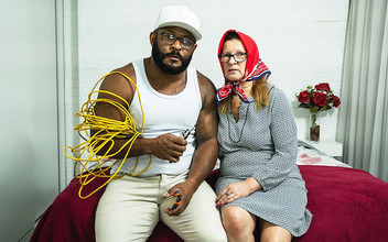 Only Taboo: Mormor grov röv knullad av en elektriker