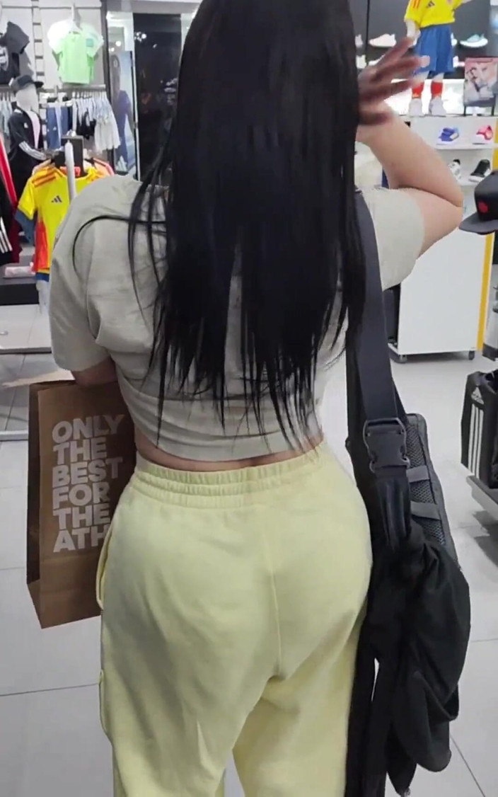 Crisanto999: Annoiata, la mia matrigna mi registra prima di scoparmi