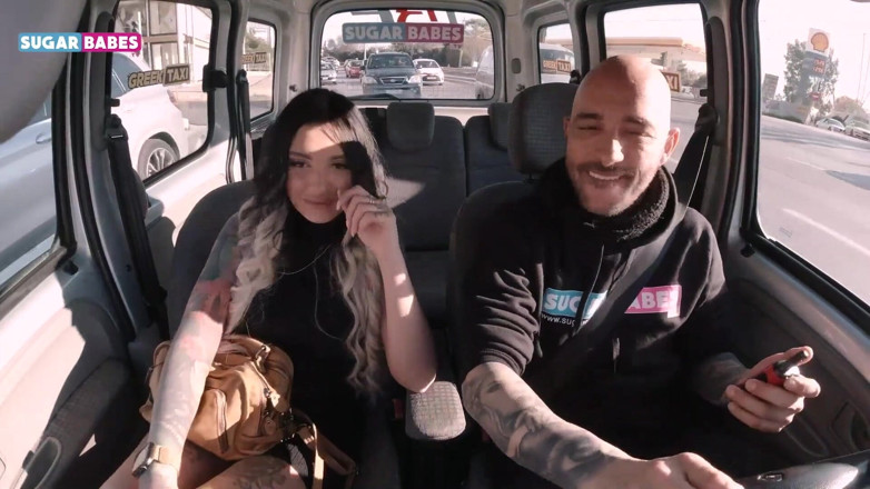 SugarBabesTV: SugarBabesTV - Griechisches Taxi: Nagel mich hinten