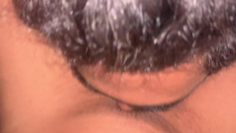 Tina Baby: Mijn dienstmeisje zuigt