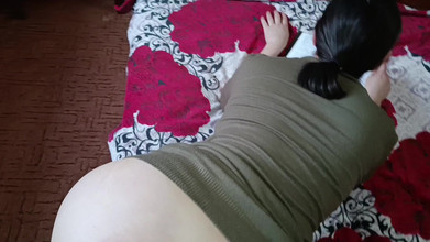 OniSoi: Trong khi chị kế của tôi đang mải mê đọc sách, tôi đã...