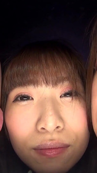 Tsubaki Kato dan Himari Ogawa memulakan Ryo Kitakata ke dalam ciuman lidah lesbian (レズ)
