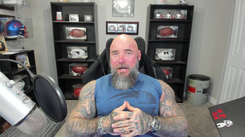 Raw and Uncensored with Masculine Jason: Zvažte to, než začnete s kulturistou