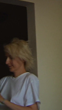 Hete MILF Gaat Douchen En Masturbeert