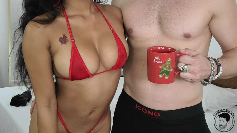 Tommy Wood XXX: सेक्सी सांवली पोर्नस्टार Maya के साथ क्रिसमस सेक्स